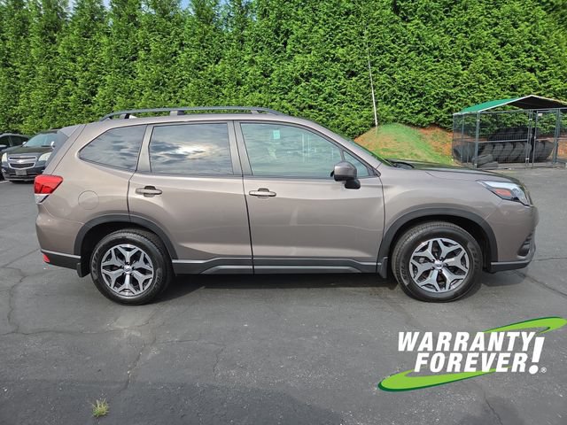 Used 2023 Subaru Forester Premium AWD/4WD image 8