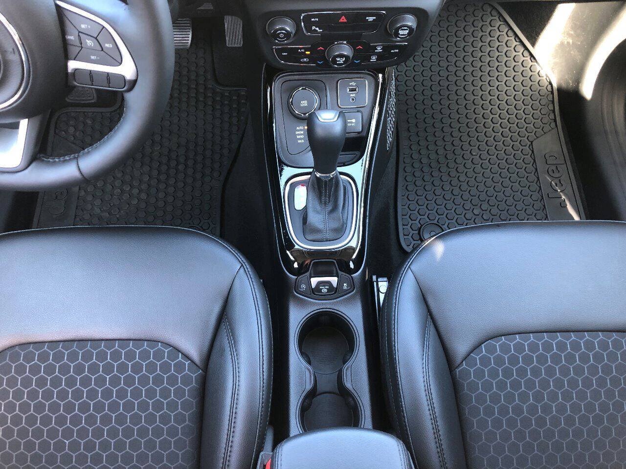 Used 2018 Jeep Compass Latitude w/ Popular Equipment Group AWD/4WD image 11