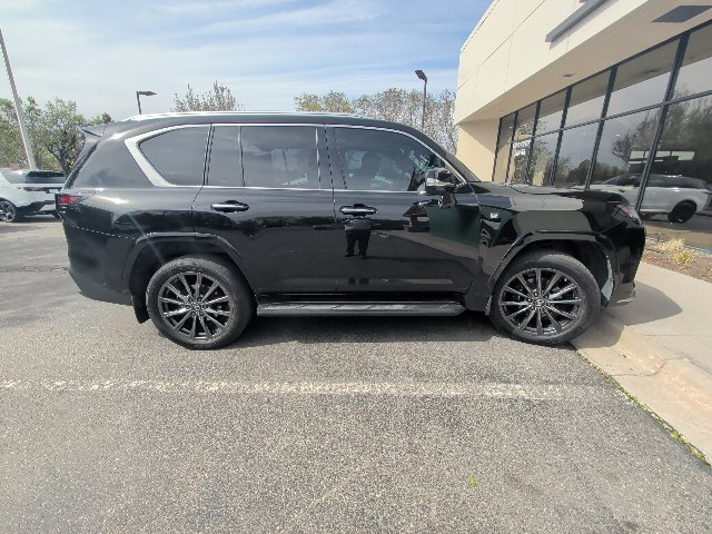 Used 2023 Lexus LX 600 F Sport w/ Accessory Package (Z1) AWD/4WD image 3