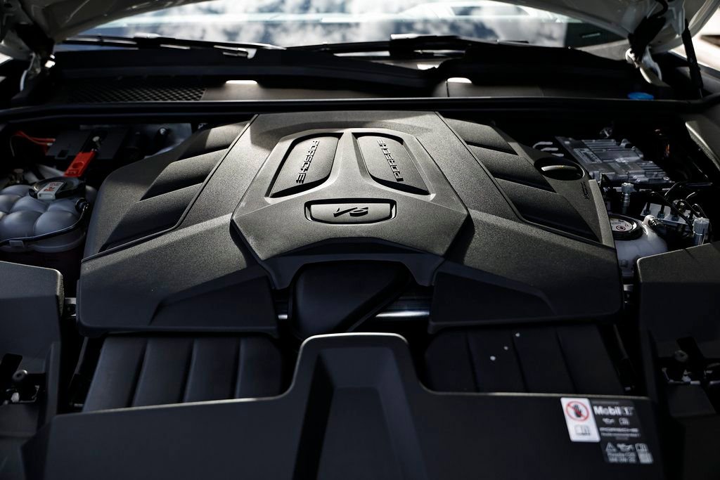 Certified 2026 Porsche Cayenne E-Hybrid AWD/4WD image 33