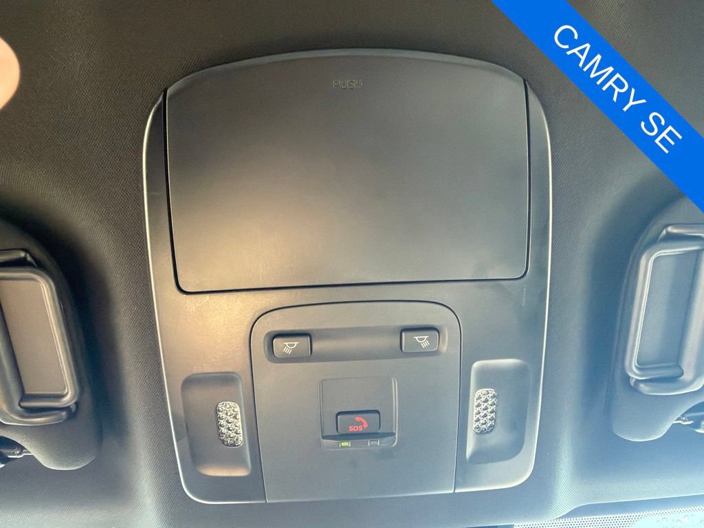 Used 2025 Toyota Camry SE FWD image 20