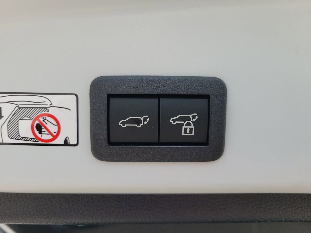 New 2026 Toyota Corolla Cross XLE image 9