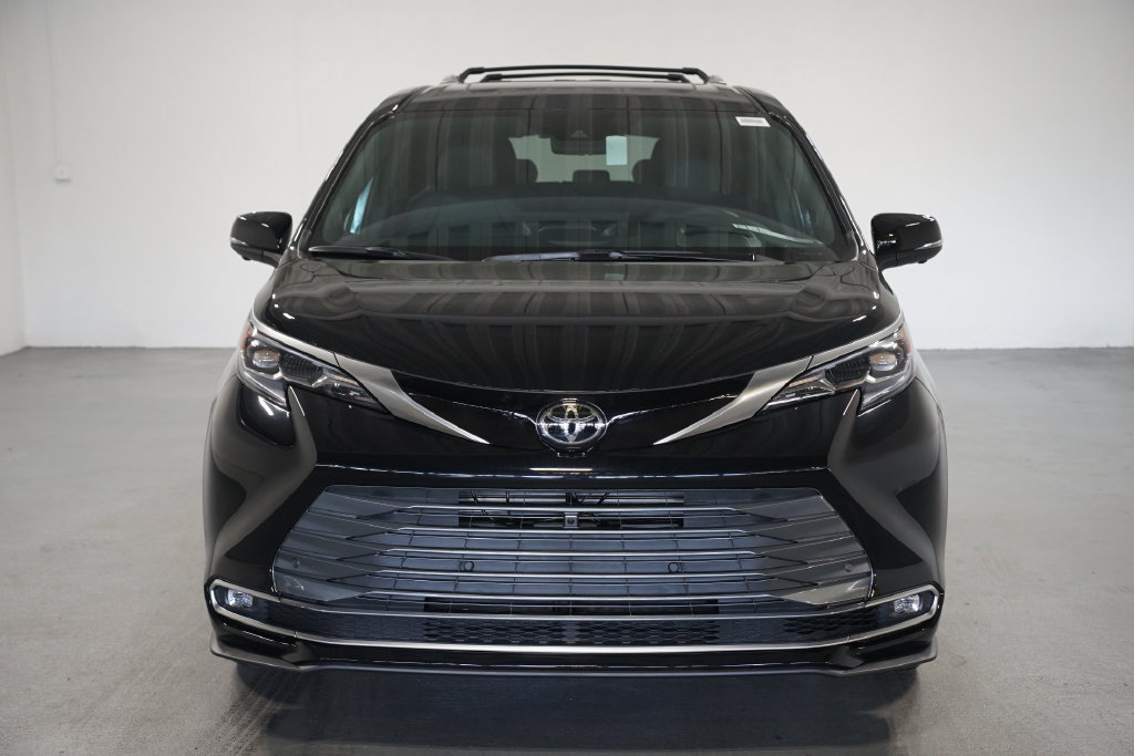 New 2026 Toyota Sienna Platinum AWD/4WD image 2