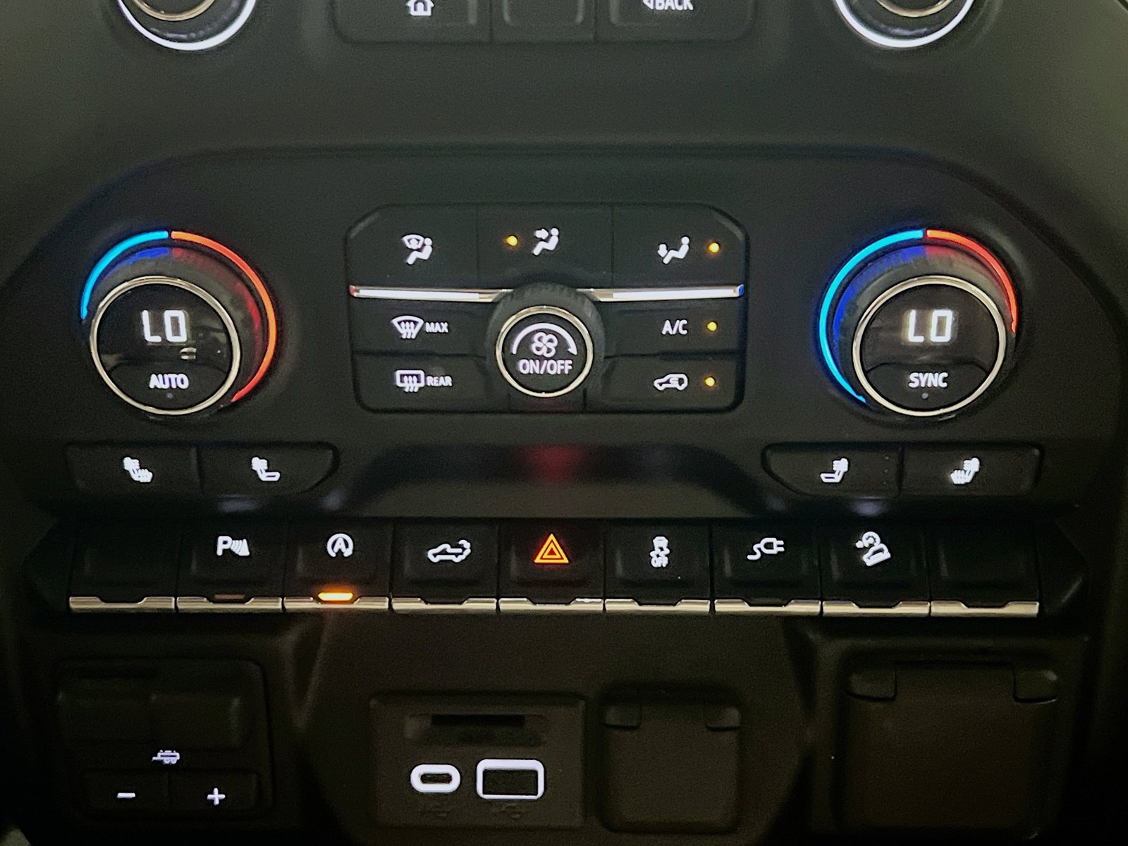 Used 2019 Chevrolet Silverado 1500 LT w/ Texas Edition AWD/4WD image 11