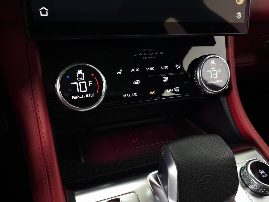 Used 2022 Jaguar F-PACE SVR image 35