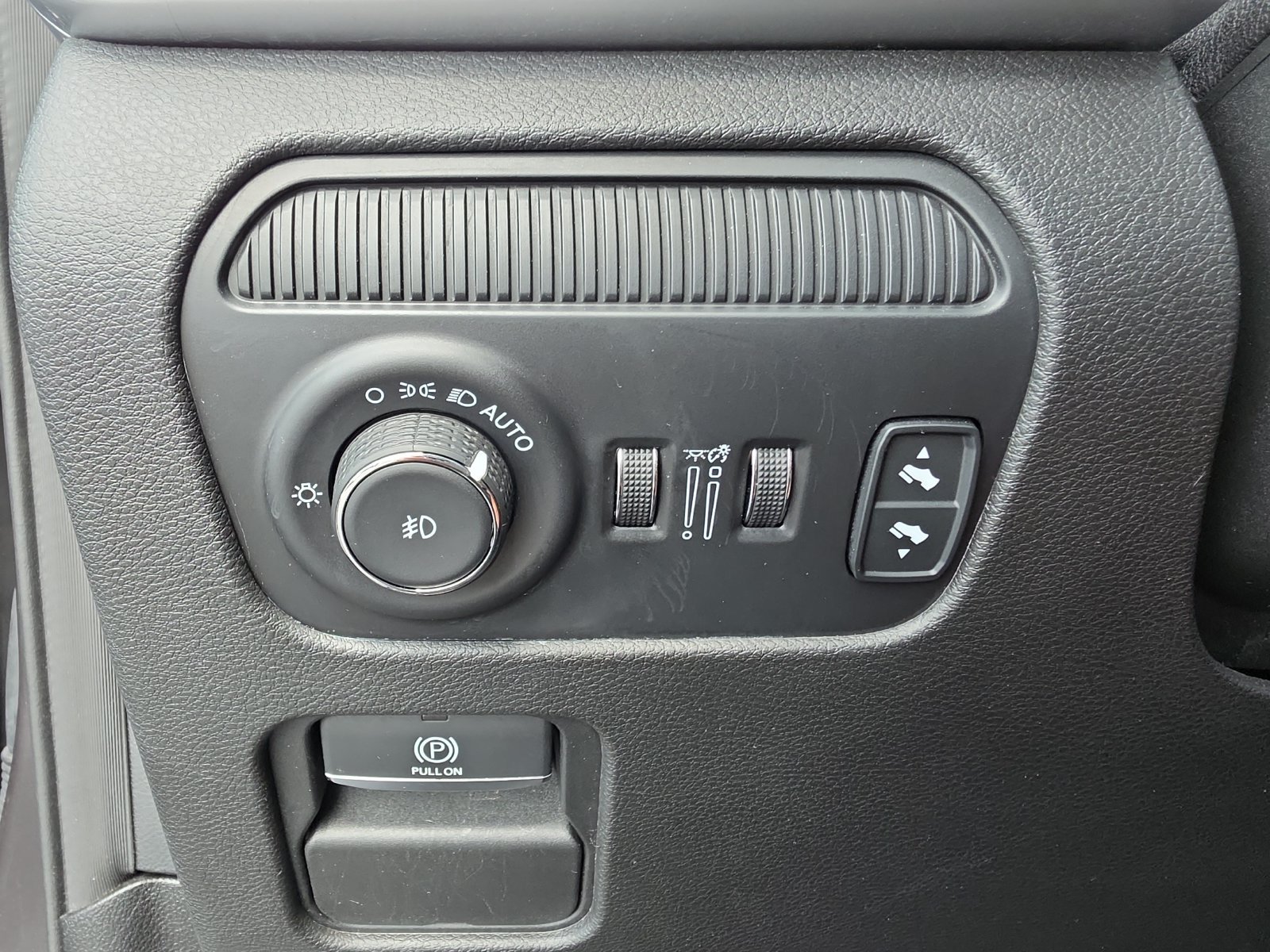 Used 2024 Jeep Wagoneer Series II w/ Flexible Seating Group RWD image 21
