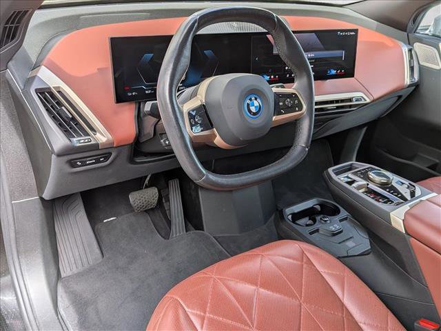 Used 2024 BMW iX xDrive50 w/ Premium Package AWD/4WD image 10