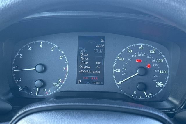 Certified 2025 Toyota Corolla LE image 28