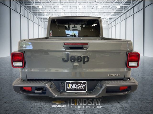 Used 2021 Jeep Gladiator Willys image 32