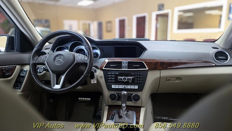 Used 2013 Mercedes-Benz C 250 Sedan image 12