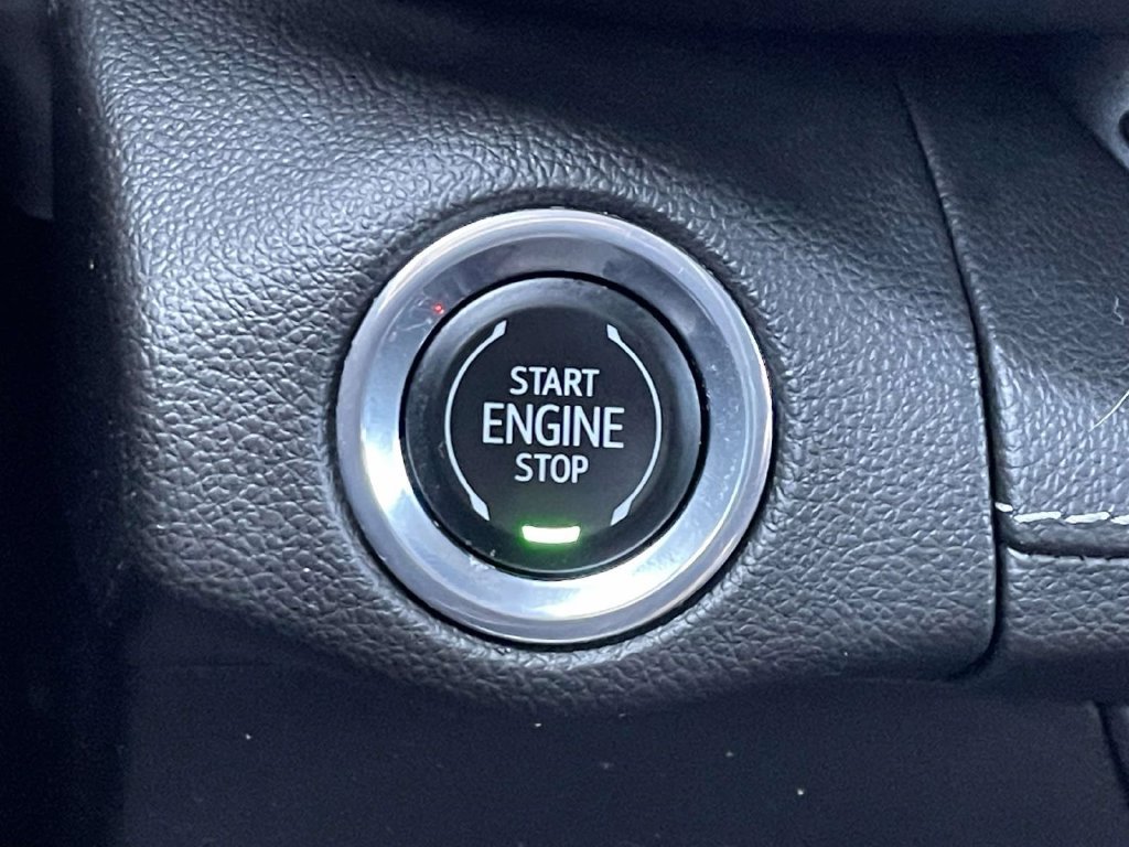 Used 2022 Buick Envision Essence w/ Safety Package FWD image 24