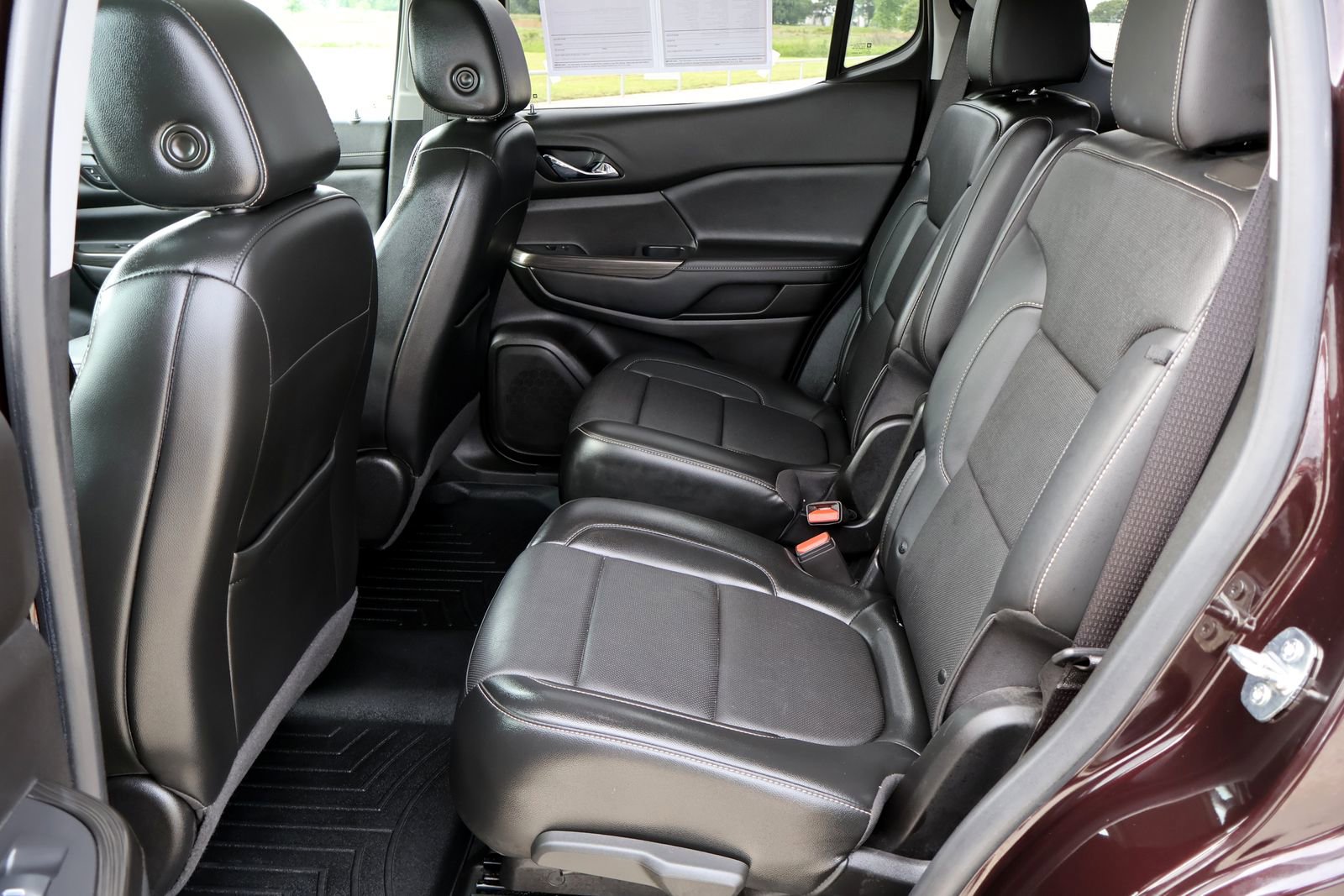 Used 2021 GMC Acadia SLT FWD image 15