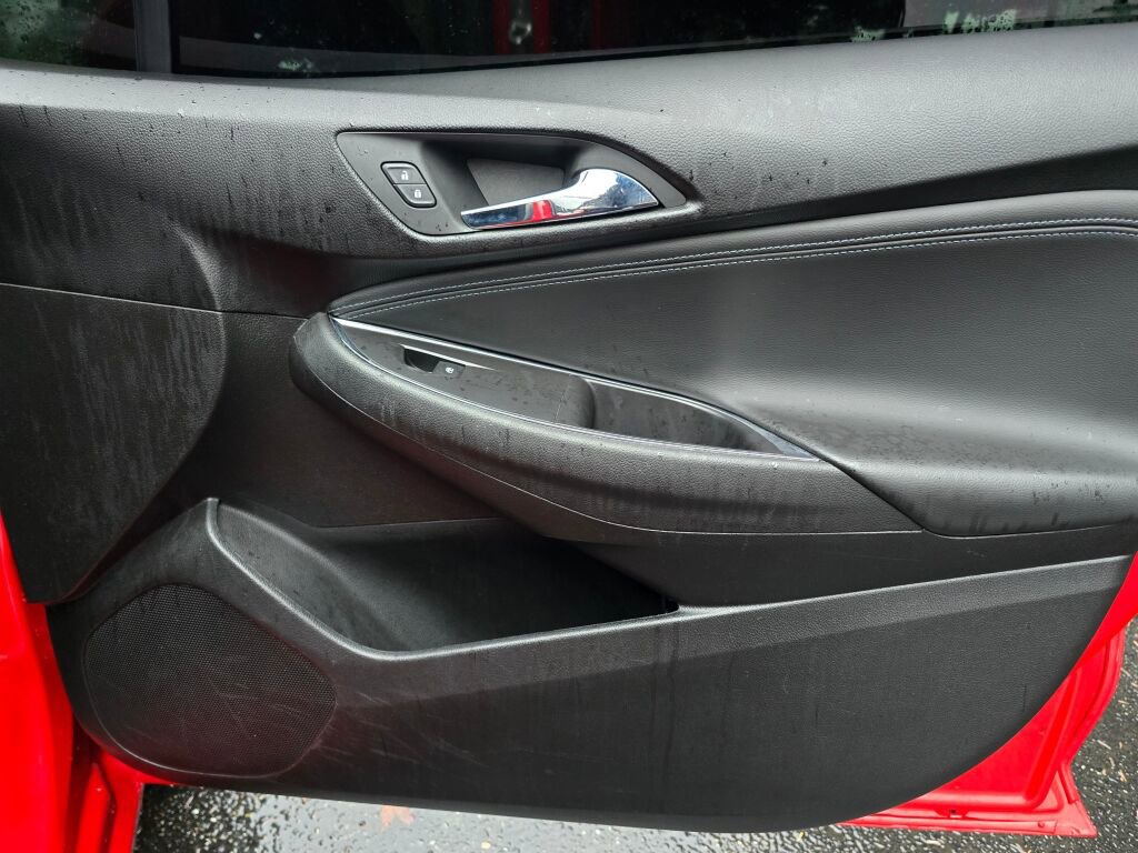 Used 2018 Chevrolet Cruze Premier image 20