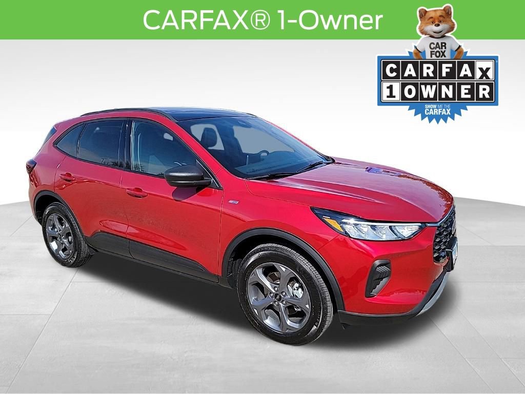 Used 2025 Ford Escape ST-Line w/ Cold Weather Package image 4