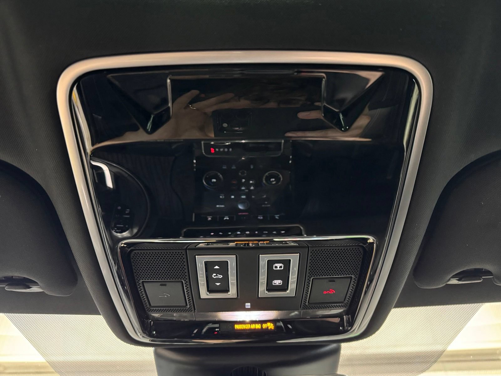 Used 2020 Land Rover Range Rover Velar R-Dynamic S AWD/4WD image 29