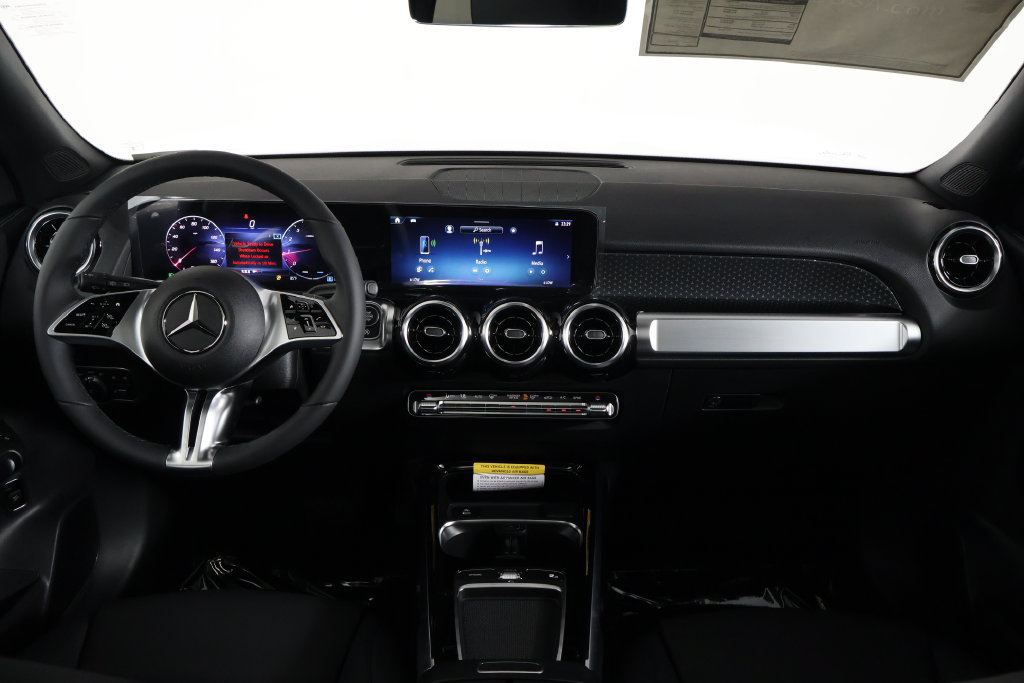 New 2026 Mercedes-Benz GLB 250 image 4