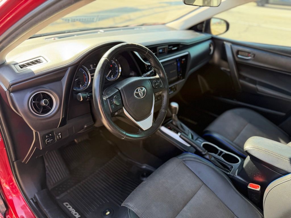 Used 2017 Toyota Corolla SE w/ SE Premium Package image 17