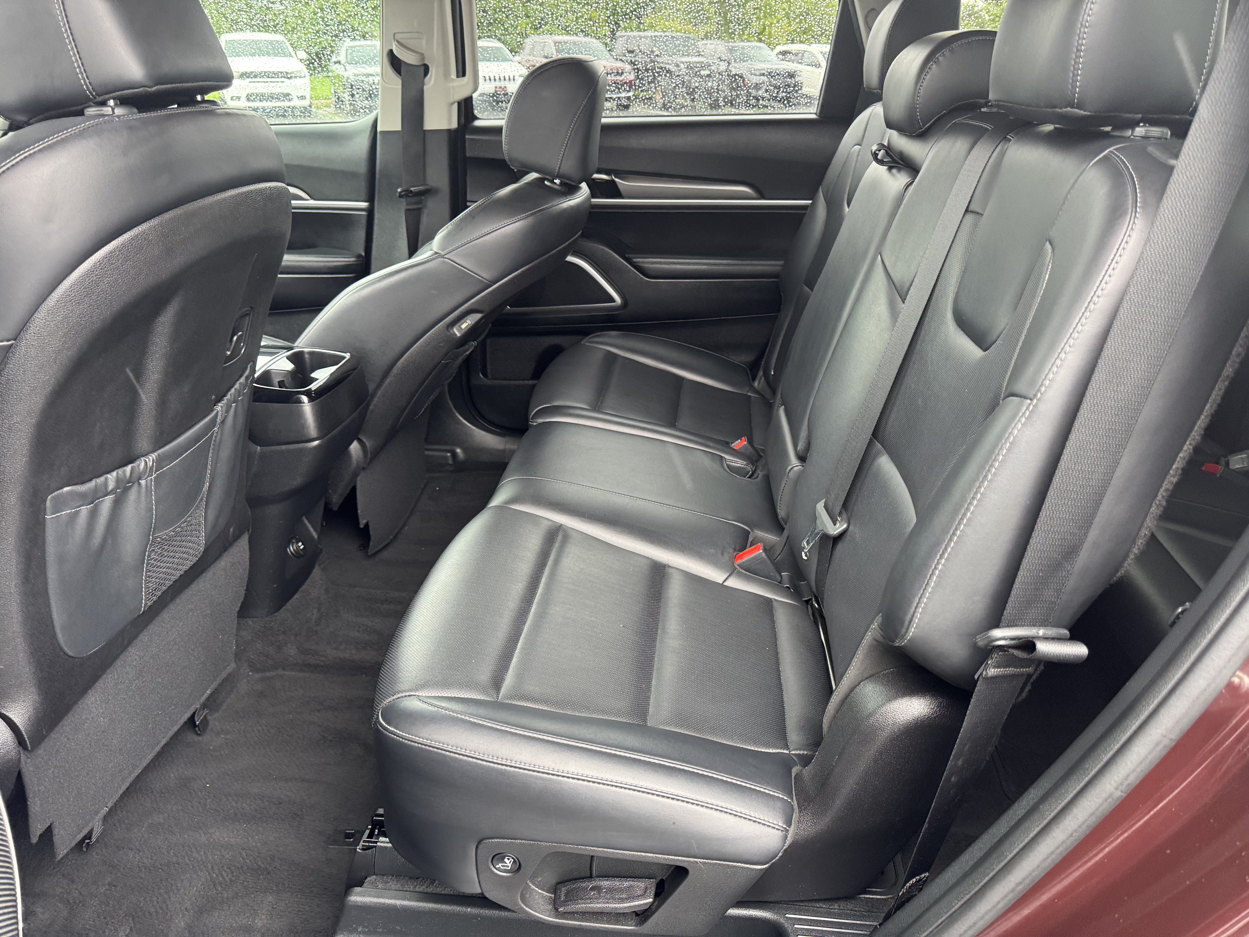 Used 2022 Kia Telluride LX FWD image 15
