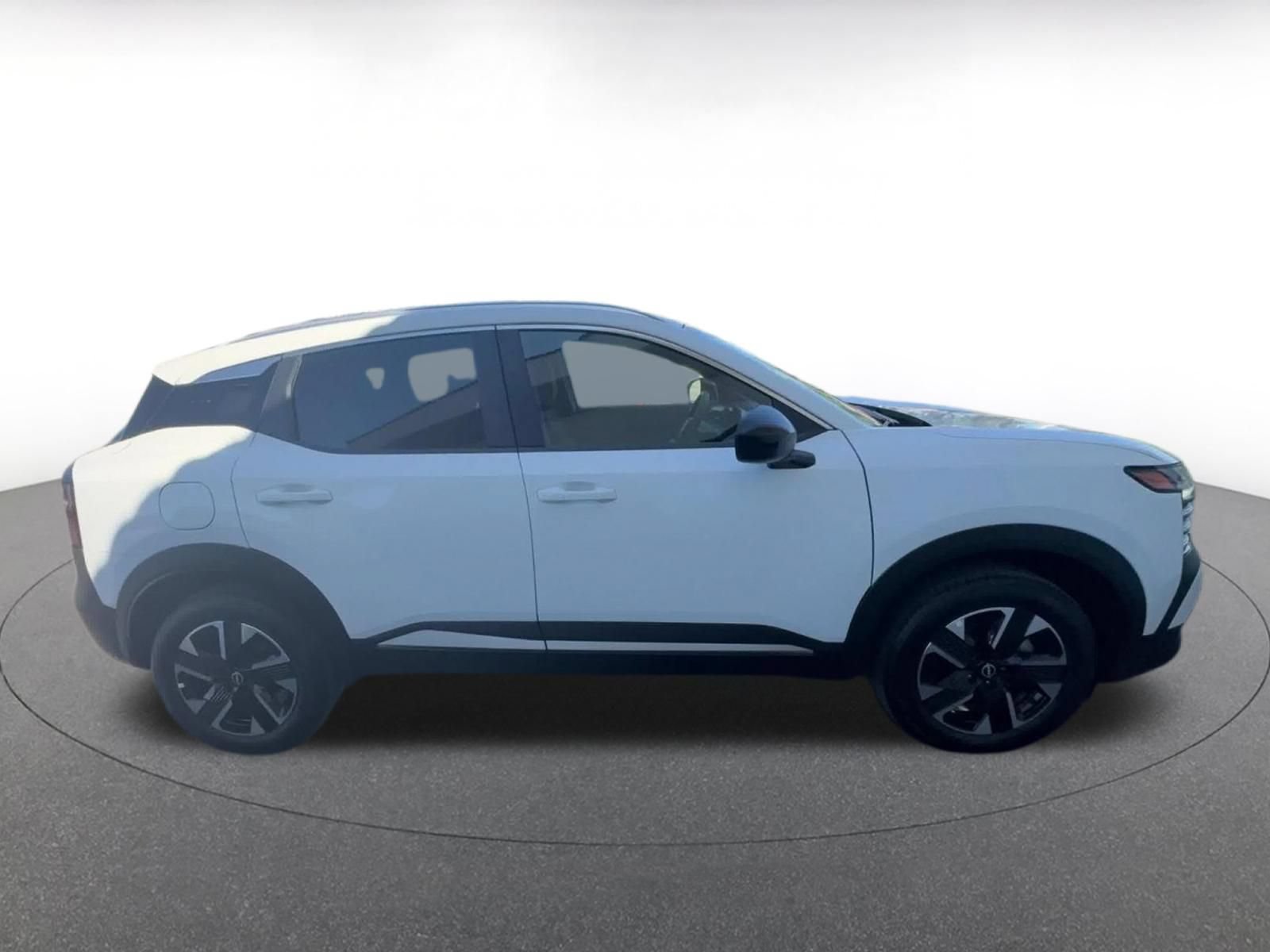 Used 2026 Nissan Kicks SV w/ Cold Weather Package AWD/4WD image 16