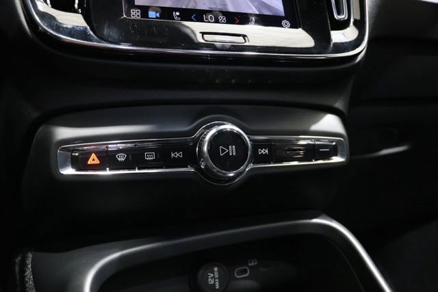 Used 2025 Volvo XC40 B5 Plus AWD/4WD image 27