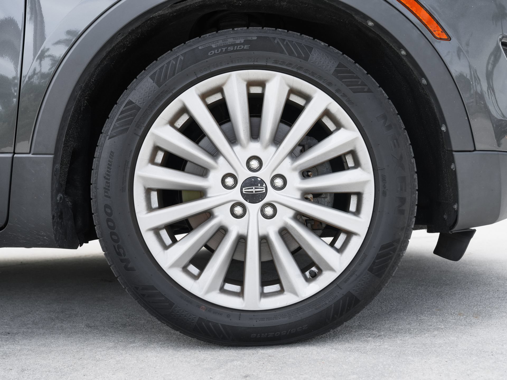 Used 2019 Lincoln MKC Premiere FWD image 11
