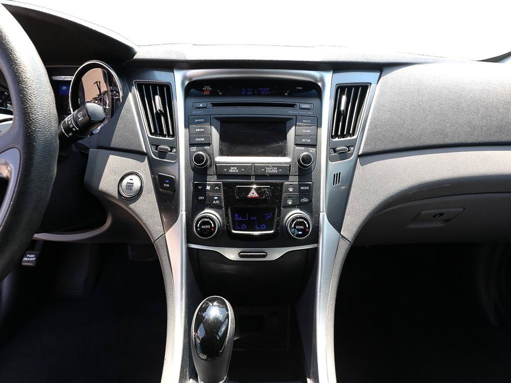 Used 2015 Hyundai Sonata Hybrid FWD image 16