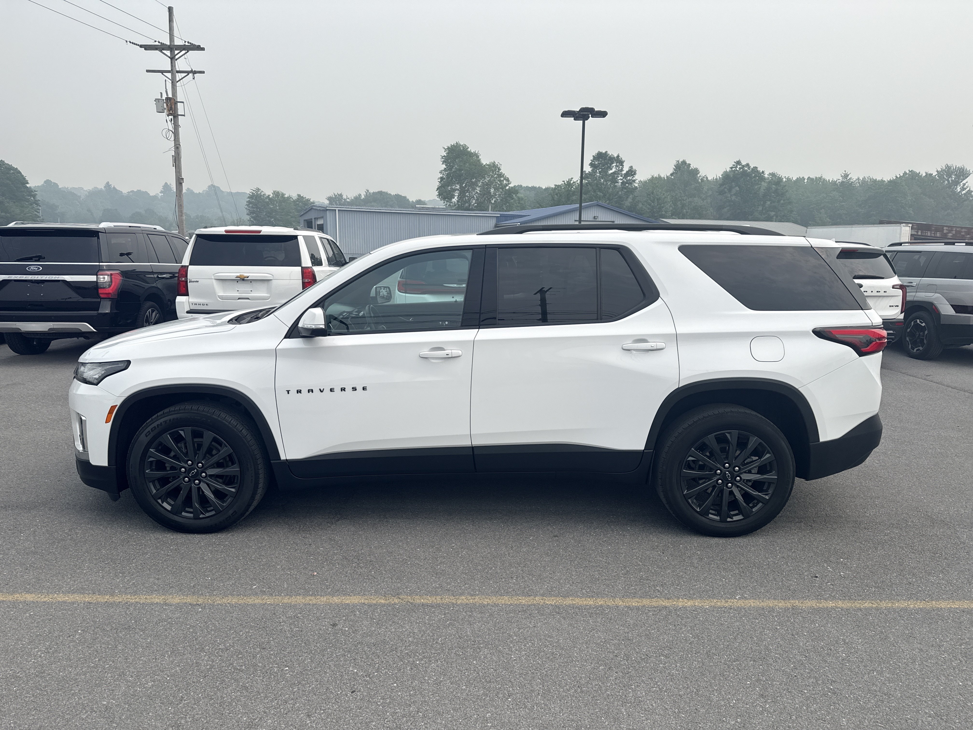Used 2023 Chevrolet Traverse RS AWD/4WD image 12