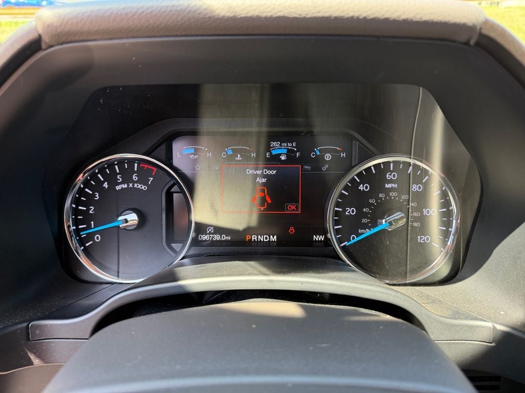 Used 2019 Ford Expedition Limited w/ Equipment Group 302A AWD/4WD image 18
