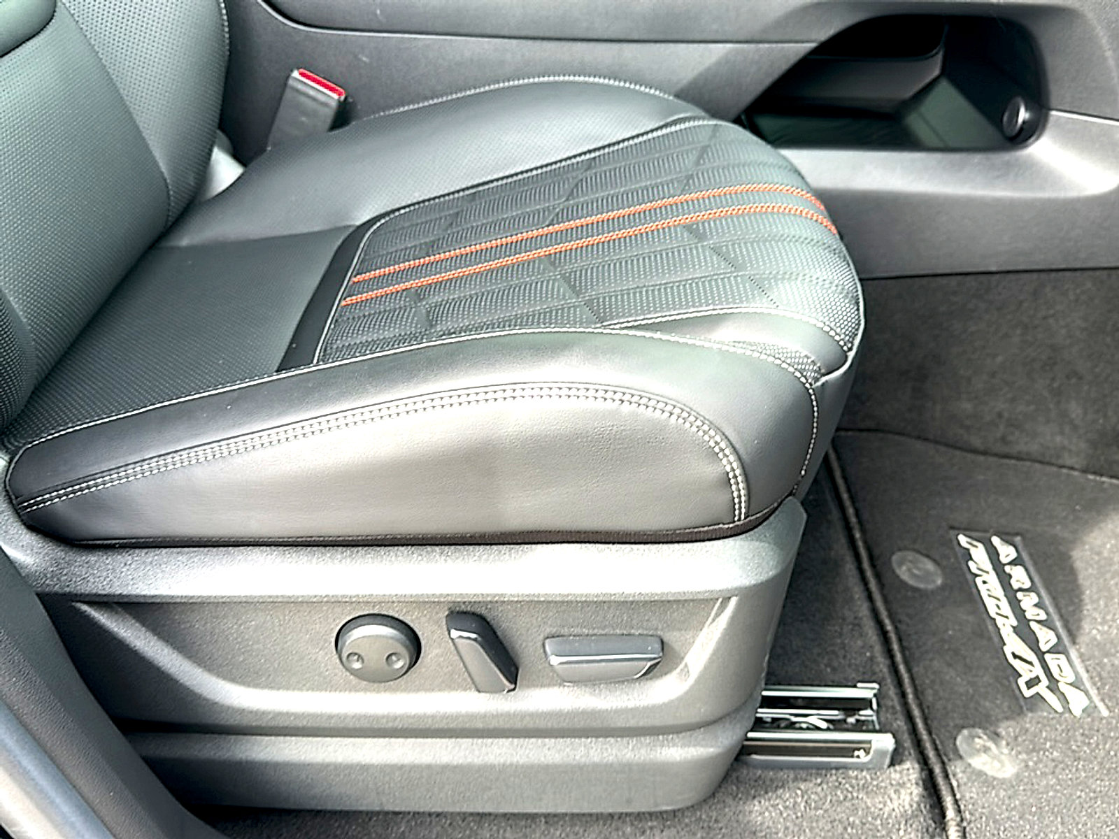 Used 2025 Nissan Armada PRO-4X image 26