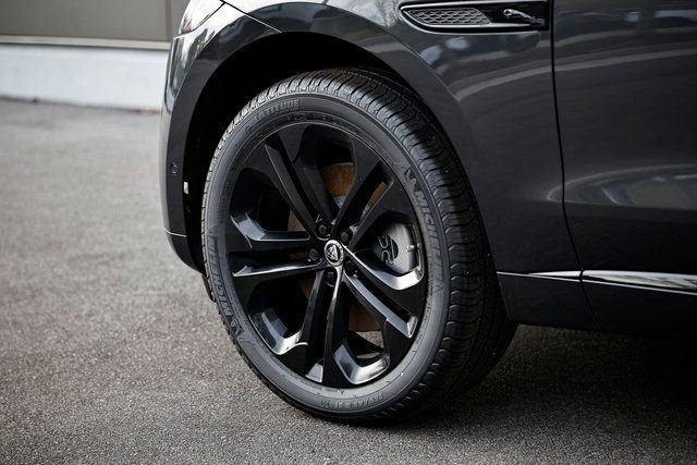 New 2026 Jaguar F-PACE R-Dynamic S image 6