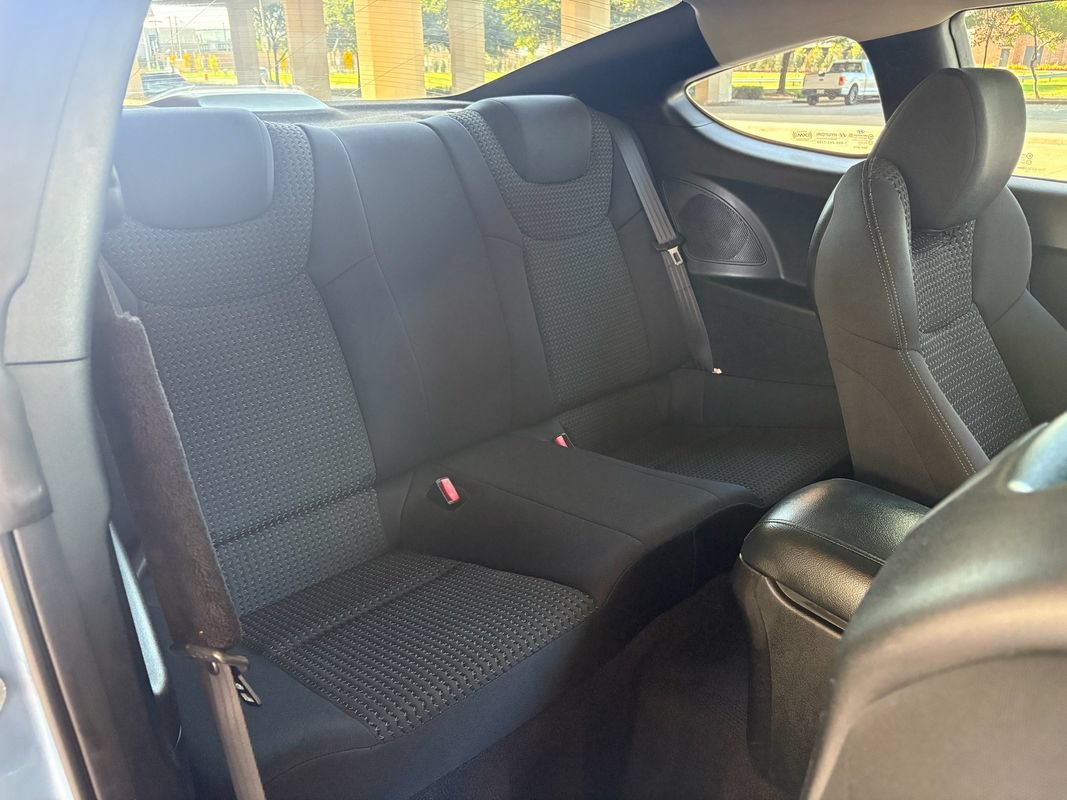 Used 2010 Hyundai Genesis 2.0T RWD image 27