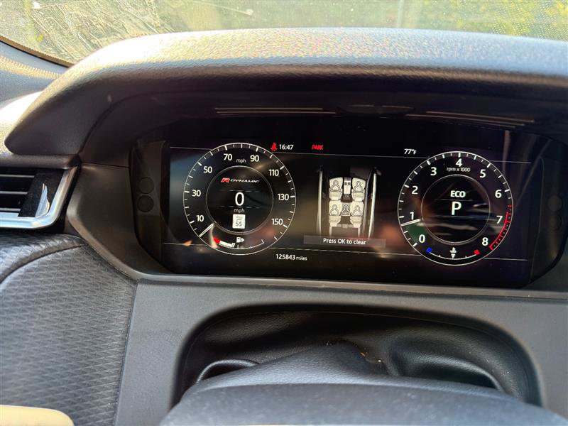 Used 2018 Land Rover Range Rover Velar R-Dynamic SE image 35