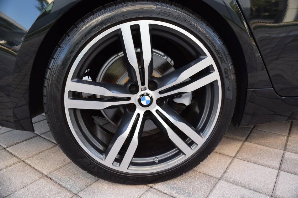 Used 2018 BMW 530e w/ Premium Package 2 RWD image 87