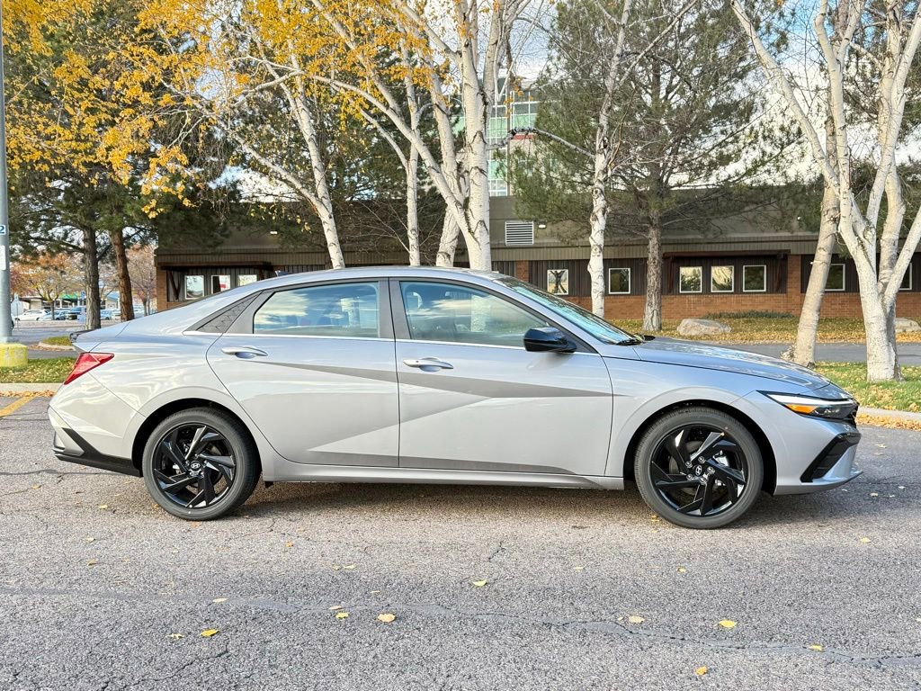 New 2026 Hyundai Elantra SEL Sport image 4