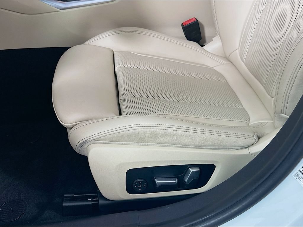 Used 2022 BMW 330e w/ M Sport Package RWD image 20