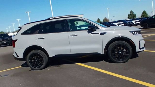 Certified 2023 Kia Sorento SX AWD/4WD image 4
