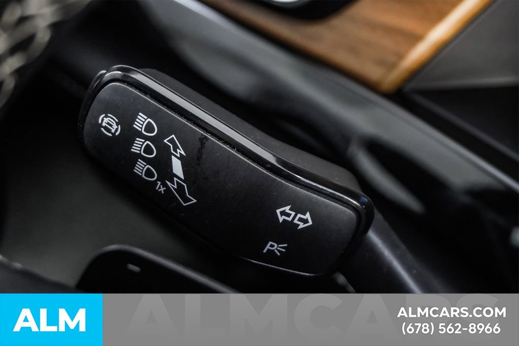 Used 2025 Volkswagen Atlas SE image 32