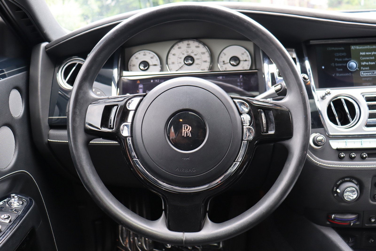 Used 2012 Rolls-Royce Ghost RWD image 25