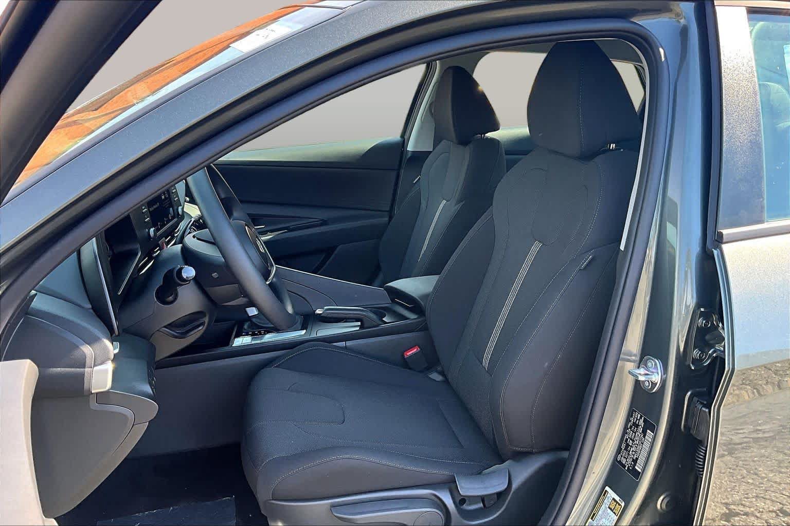New 2026 Hyundai Elantra SE FWD image 15
