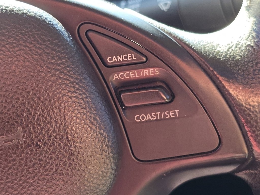 Used 2011 INFINITI G37 Journey w/ Premium Pkg image 10