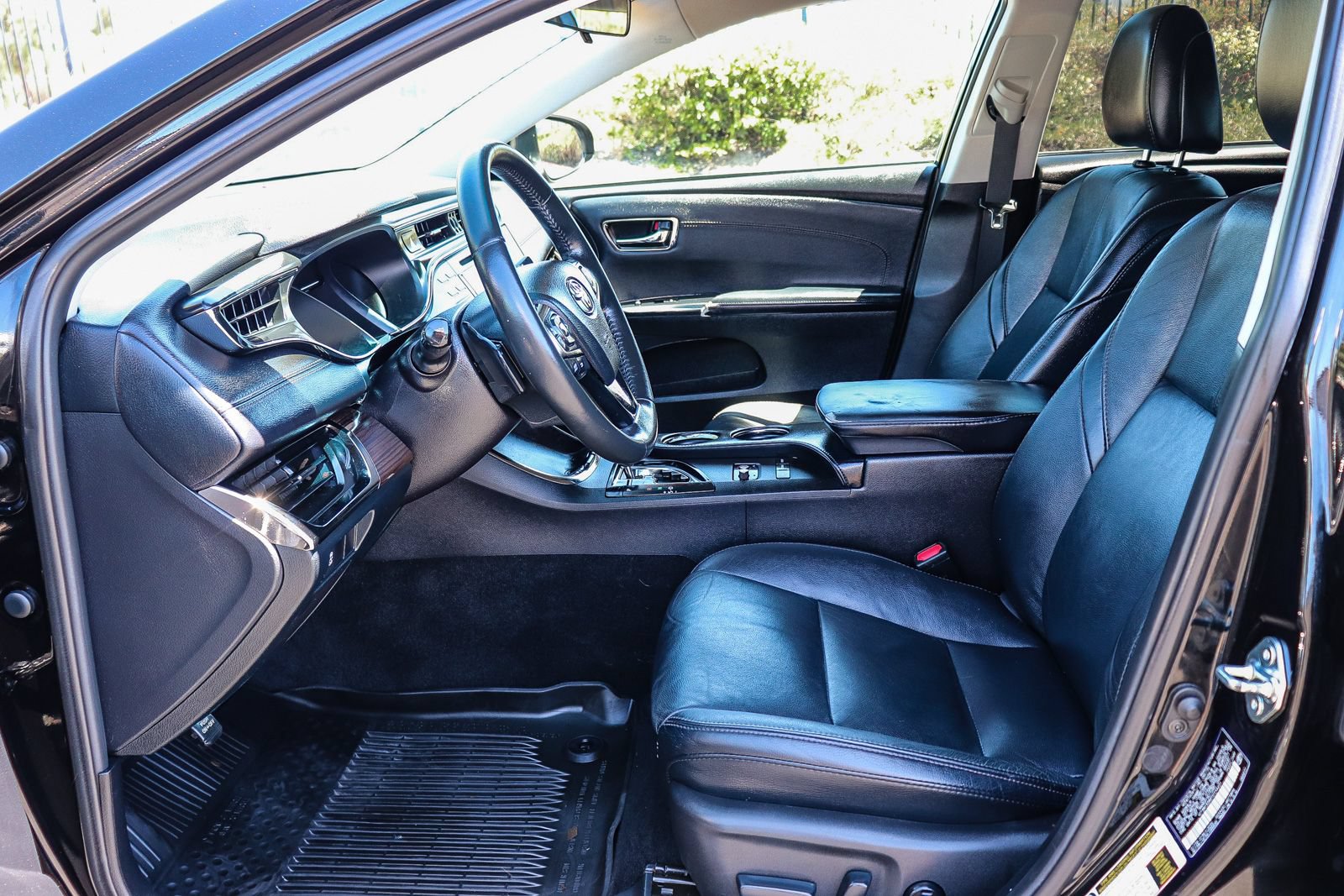 Used 2015 Toyota Avalon XLE FWD image 22