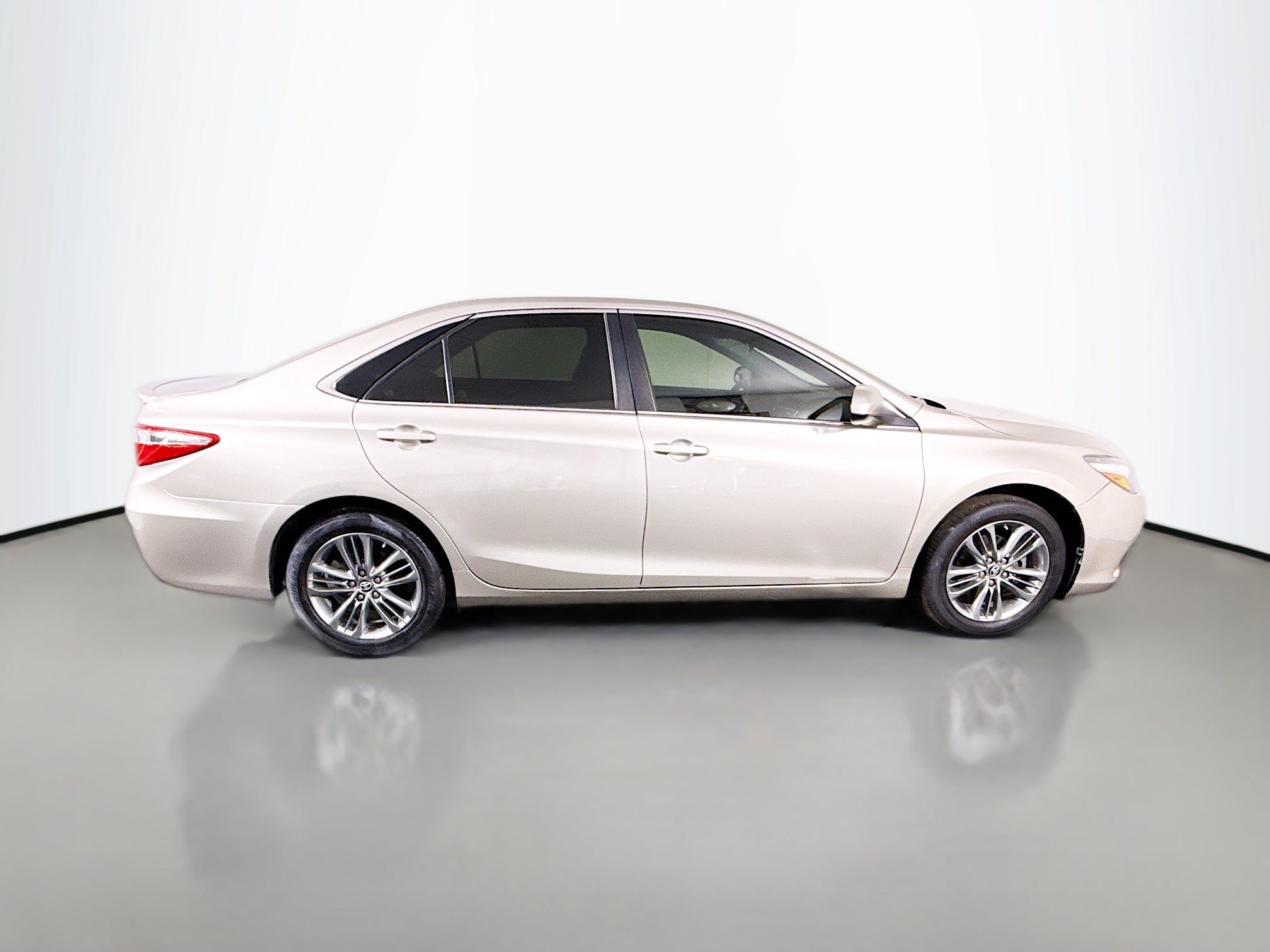 Used 2017 Toyota Camry SE FWD image 11