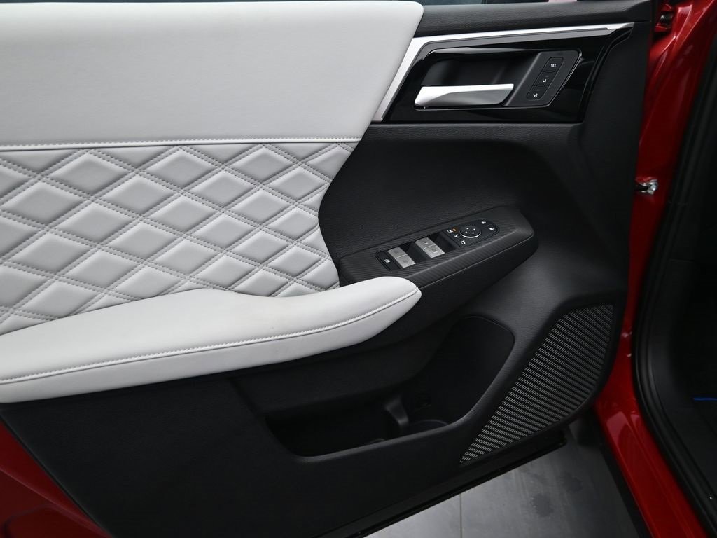 New 2025 Mitsubishi Outlander SEL image 15