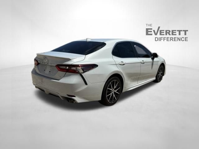 Used 2023 Toyota Camry SE FWD image 7