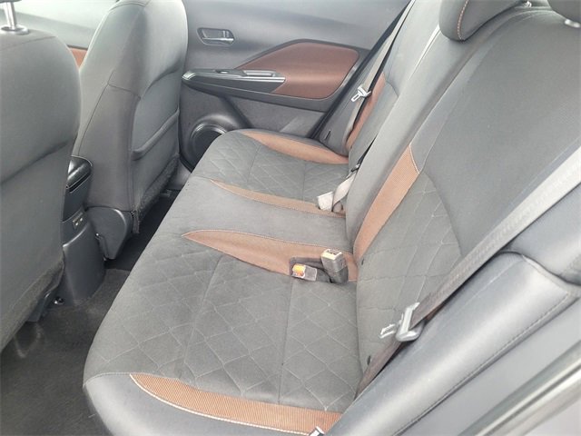 Used 2020 Nissan Kicks SR image 11