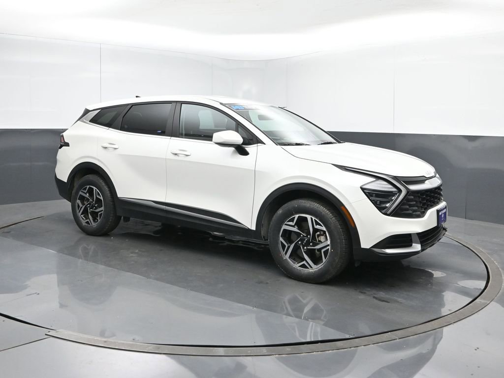 Used 2024 Kia Sportage LX image 7