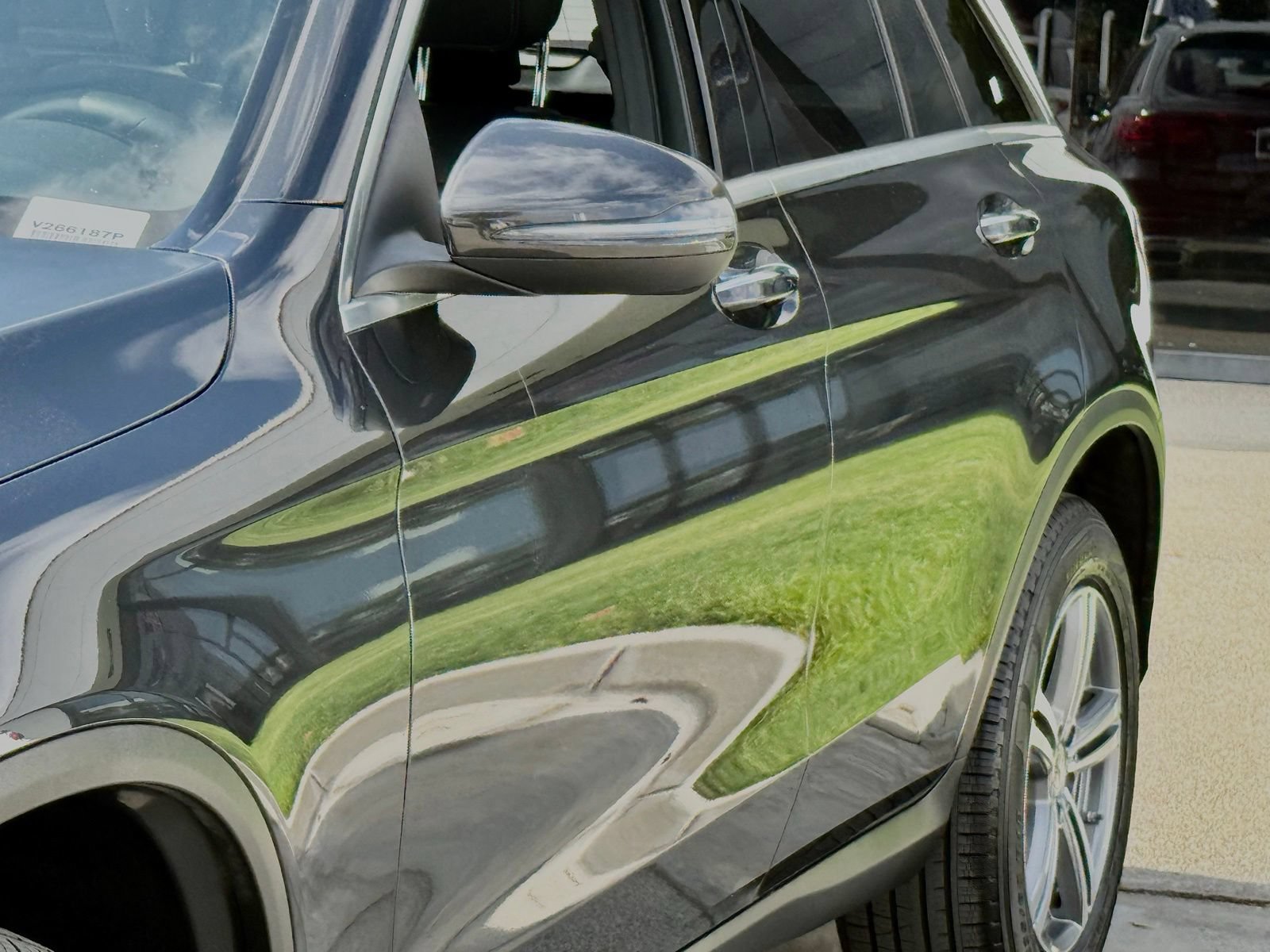 Used 2021 Mercedes-Benz GLC 300 w/ Premium Package image 4