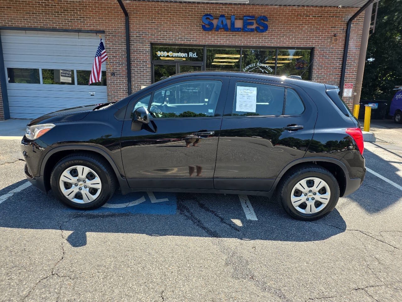 Used 2017 Chevrolet Trax LS FWD image 3