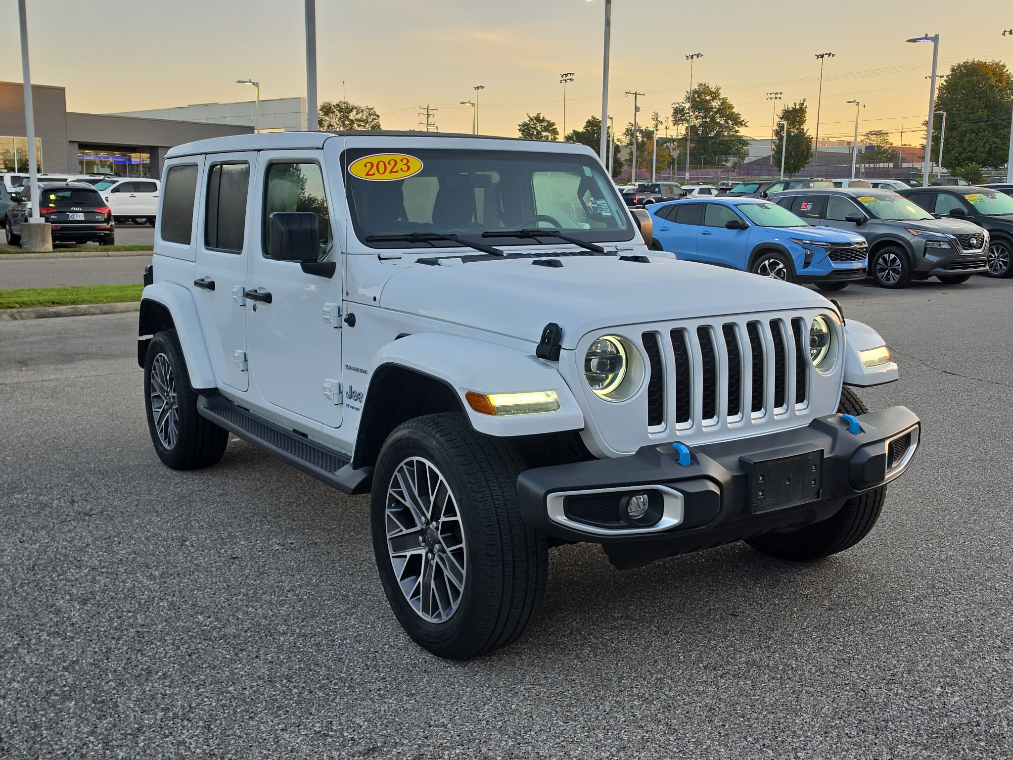Used 2023 Jeep Wrangler Unlimited Sahara w/ Cold Weather Group AWD/4WD image 1