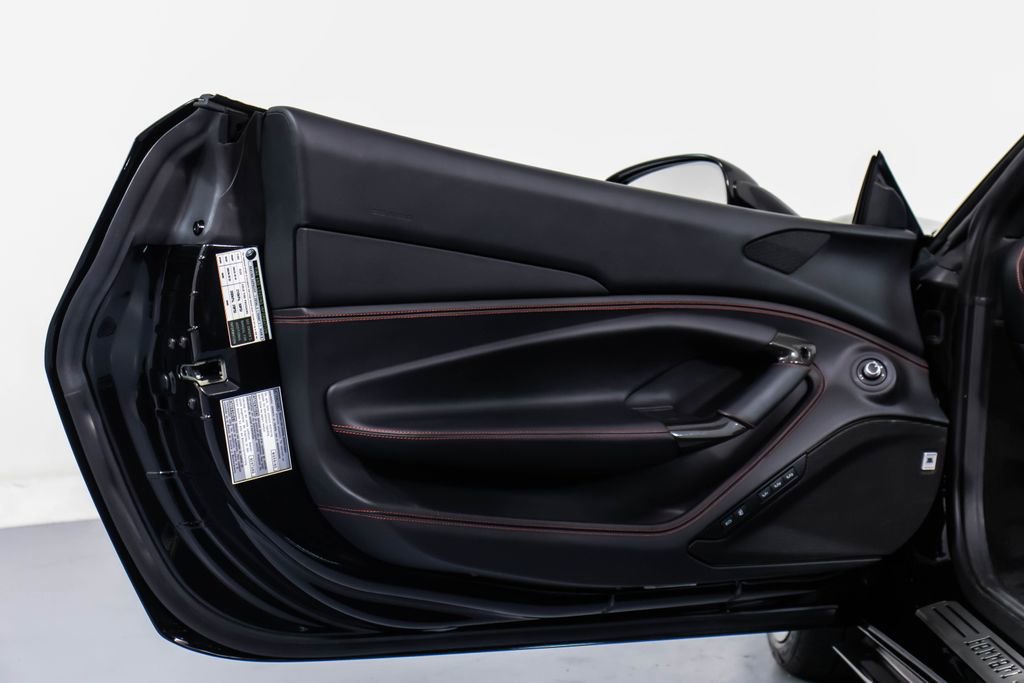 Certified 2022 Ferrari F8 Tributo image 34